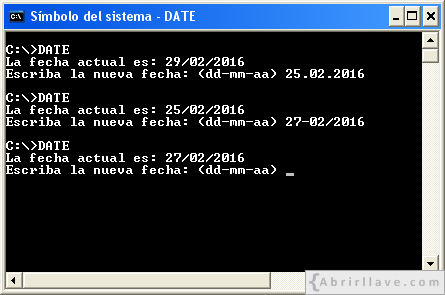 Ventana del Símbolo del sistema mostrando date con guiones y barras - Ejemplo del tutorial de CMD de {Abrirllave.com