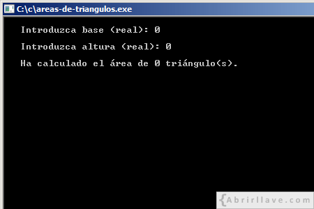 Visualización en pantalla del programa Áreas de triángulos, sin calcular ninguna, resuelto en lenguaje C.
