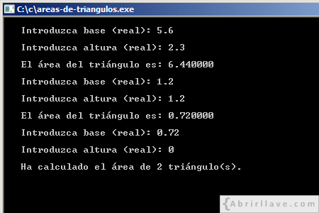 Visualización en pantalla del programa Áreas de triángulos, resuelto en lenguaje C.