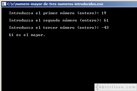 Visualización en pantalla del programa Número mayor de tres números introducidos, resuelto en lenguaje C.