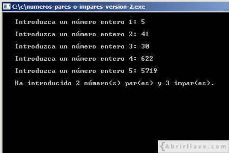 Visualización en pantalla del programa Números pares o impares (Versión 2 - Cinco números), resuelto en lenguaje C.