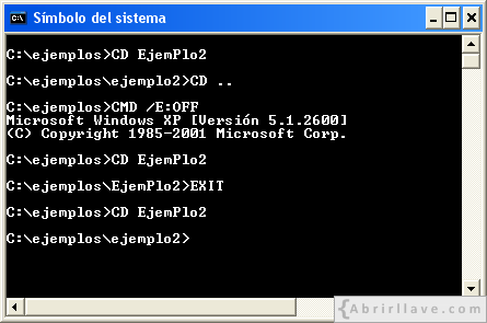 Ventana del Símbolo del sistema ejecutando el comando cd con las extensiones habilitadas y deshabilitadas - Ejemplo del tutorial de CMD de {Abrirllave.com