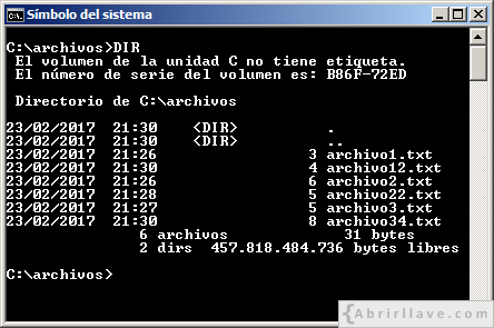Ventana del Símbolo del sistema mostrando una lista de archivos para, después, mostrar un ejemplo de uso del comando REN - Ejemplo del tutorial de CMD de {Abrirllave.com