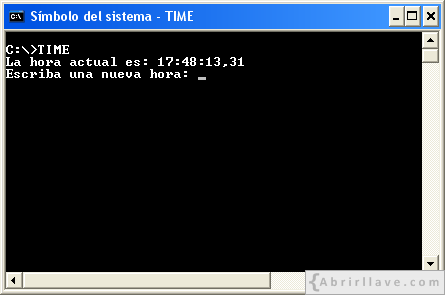 Ventana del Símbolo del sistema ejecutando time - Ejemplo del tutorial de CMD de {Abrirllave.com