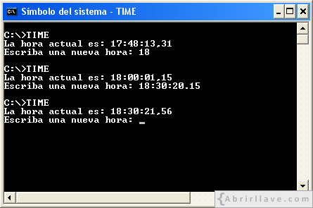 Ventana del Símbolo del sistema ejecutando time indicándole hora completa- Ejemplo del tutorial de CMD de {Abrirllave.com