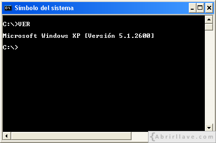 Ventana del Símbolo del sistema ejecutando ver en Windows XP - Ejemplo del tutorial de CMD de {Abrirllave.com